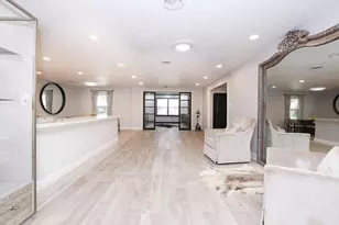 7713 Valley View Ln, Houston, TX 77074 - Photo 9