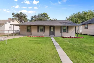 809 S Morgan Street, Angleton, TX 77515 - Photo 1