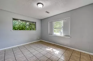 10613 Buffum St, Houston, TX 77051 - Photo 7