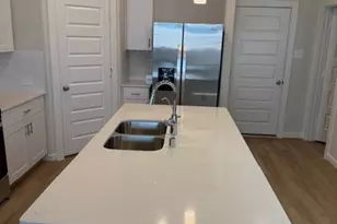 547 Avisa, Kemah, TX 77565 - Photo 5