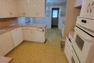 5718 Burlinghall Dr, Houston, TX 77035 - Photo 11