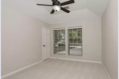 23 Lamps Glow Place, The Woodlands, TX 77382 - Photo 11
