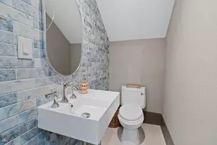 3835 Seabreeze Ln, Galveston, TX 77554 - Photo 13