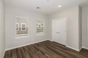 9910 Clark Rd, Houston, TX 77076 - Photo 13