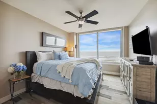 801 E Beach Dr, Galveston, TX 77550 - Photo 7
