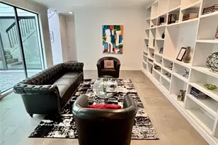 10 S Briar Hollow Ln, Houston, TX 77027 - Photo 9