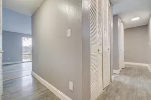 417 Brook Hollow Dr, Conroe, TX 77385 - Photo 19