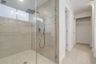 417 Brook Hollow Dr, Conroe, TX 77385 - Photo 15