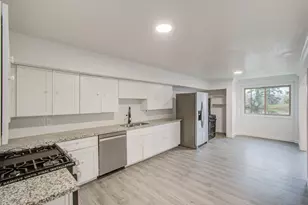 417 Brook Hollow Dr, Conroe, TX 77385 - Photo 9