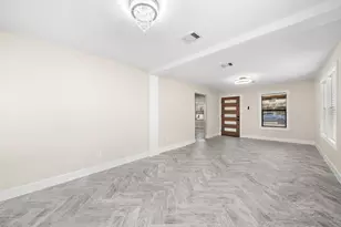 803 E 29th St, Houston, TX 77009 - Photo 9