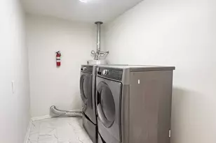 5470 Ariel St, Houston, TX 77096 - Photo 23