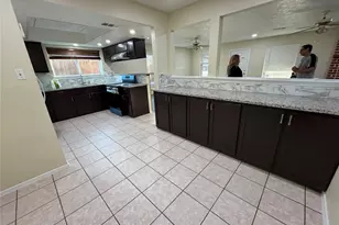 9443 Sutter Park Ln, Houston, TX 77086 - Photo 5