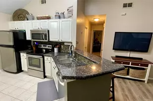 132 Cotton Dr, Lake Jackson, TX 77566 - Photo 5