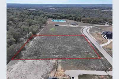 302 N Garrett Circle, Bellville, TX 77418 - Photo 13