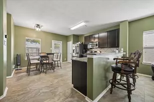 805 Indigo Springs Ln, La Marque, TX 77568 - Photo 15