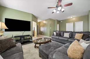 805 Indigo Springs Ln, La Marque, TX 77568 - Photo 11