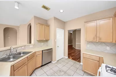 1111 Lexington Green Drive, Missouri City, TX 77459 - Photo 11