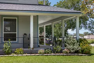 400 S Front St, Caldwell, TX 77836 - Photo 5