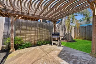 2523 Avenue M, Galveston, TX 77550 - Photo 21
