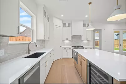 806 Milwaukee Street, Houston, TX 77009 - Photo 11