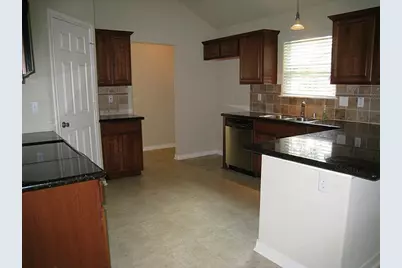 93 Paradise Valley, Conroe, TX 77304 - Photo 5