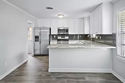 9003 Bintliff Drive, Houston, TX 77074 - Photo 9