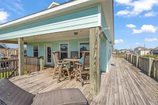 2011 Vista, Crystal Beach, TX 77650 - Photo 15
