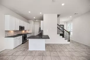 219 Club Crest Ln, Houston, TX 77009 - Photo 9