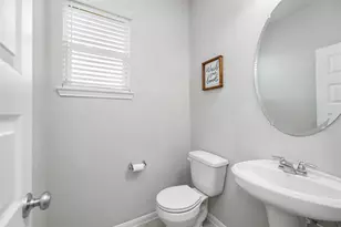 202 San Saba Dr, Mont Belvieu, TX 77523 - Photo 17