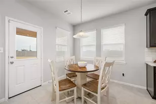 202 San Saba Dr, Mont Belvieu, TX 77523 - Photo 13