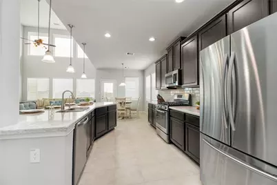 202 San Saba Dr, Mont Belvieu, TX 77523 - Photo 9