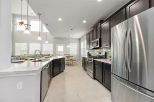 202 San Saba Dr, Mont Belvieu, TX 77523 - Photo 9