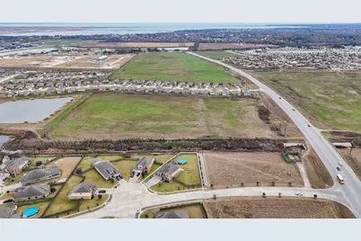 202 San Saba Dr, Mont Belvieu, TX 77523 - Photo 39