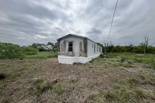 12942 McFall Rd, Iowa Park, TX 76367 - Photo 7