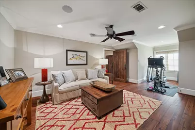 724 W Friar Tuck Lane, Houston, TX 77024 - Photo 37