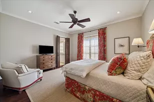 724 W Friar Tuck Ln, Houston, TX 77024 - Photo 29