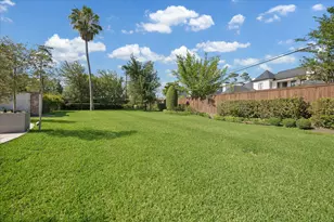 724 W Friar Tuck Ln, Houston, TX 77024 - Photo 47