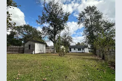 128 Harris Street, Bellville, TX 77418 - Photo 25