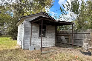 128 Harris St, Bellville, TX 77418 - Photo 23