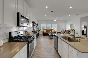 14407 Sweetwater Dr, Baytown, TX 77523 - Photo 11