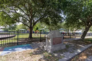 1116 Winnie St, Galveston, TX 77550 - Photo 37