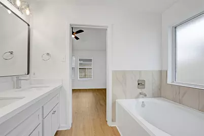 2414 Crescent Hollow Court, Spring, TX 77388 - Photo 25