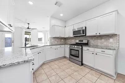 4502 Park Trail Lane, Pasadena, TX 77505 - Photo 9