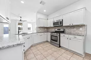 4502 Park Trail Ln, Pasadena, TX 77505 - Photo 9