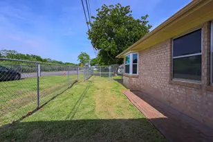 4702 Geraldine St, Seabrook, TX 77586 - Photo 3