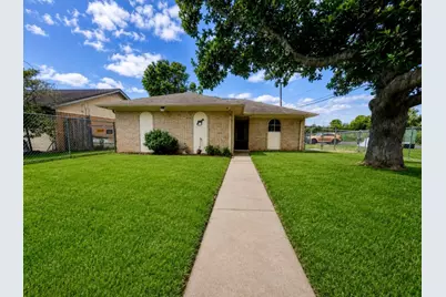 4702 Geraldine Street, Seabrook, TX 77586 - Photo 1