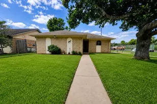 4702 Geraldine St, Seabrook, TX 77586 - Photo 1