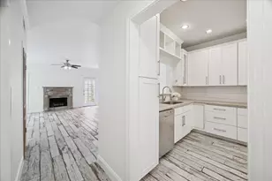 854 Augusta Dr, Houston, TX 77057 - Photo 7