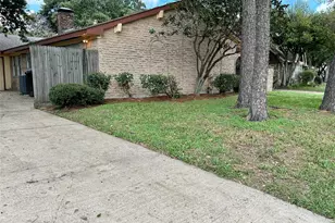 9618 S Petersham Dr, Houston, TX 77031 - Photo 5