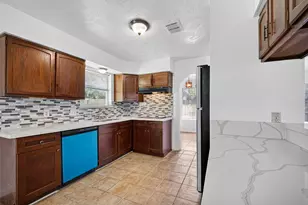 9618 S Petersham Dr, Houston, TX 77031 - Photo 15